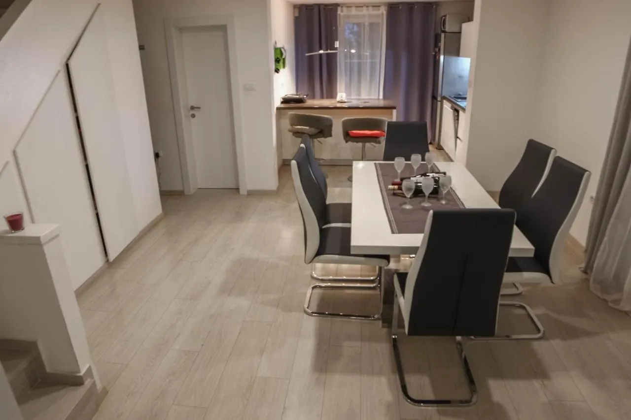 Lägenhet Kuca Za Stanovanje ,Cijeli Prostor Peroj
